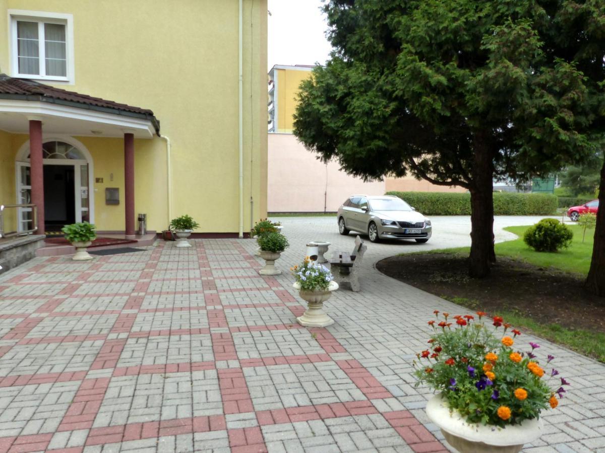 Penzion Harmonie Chodov  Bagian luar foto