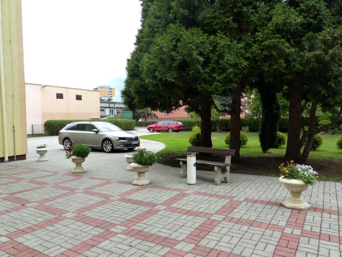 Penzion Harmonie Chodov  Bagian luar foto